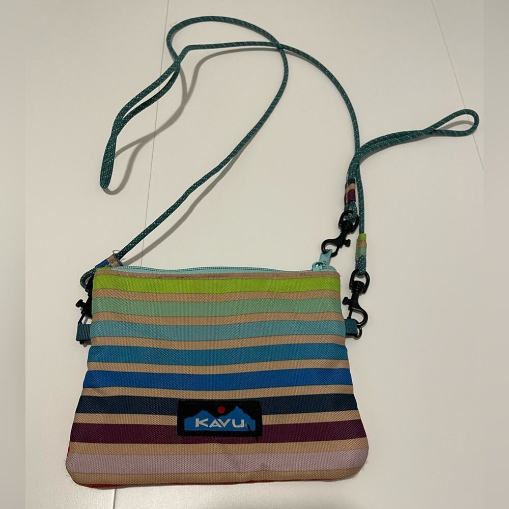 KAVU Brand Striped Renrose Crossbody Wallet Bag Clutch Detachable Strap